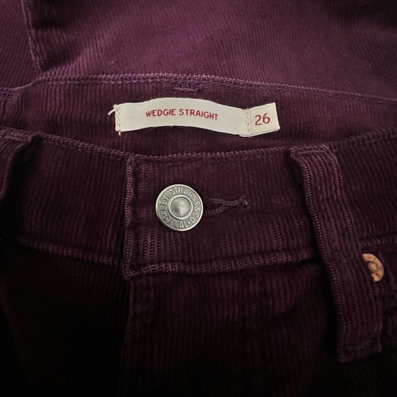 LEVI’S Wedgie Fit Corduroy Straight-Leg Cropped Pants Burgundy - Picture 10 of 13